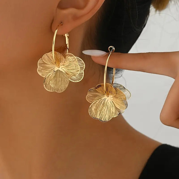 Flower Filigree Earrings Gold
