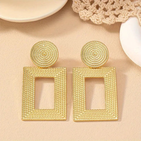 Chain Embossed Earrings Gold